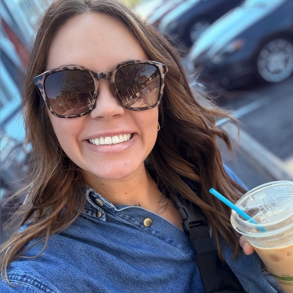 Meet your Posher, Nikki - Picture 1 of 1